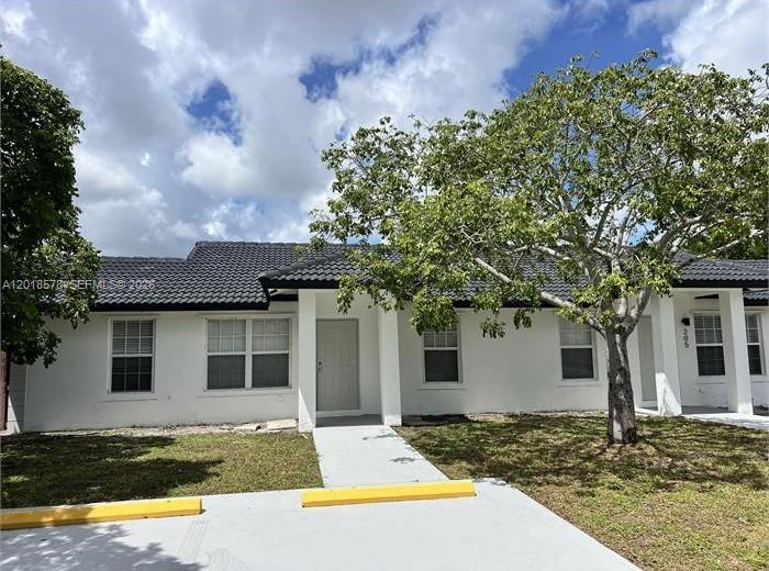 201-205 NW 30th Ave, Pompano Beach FL 33069