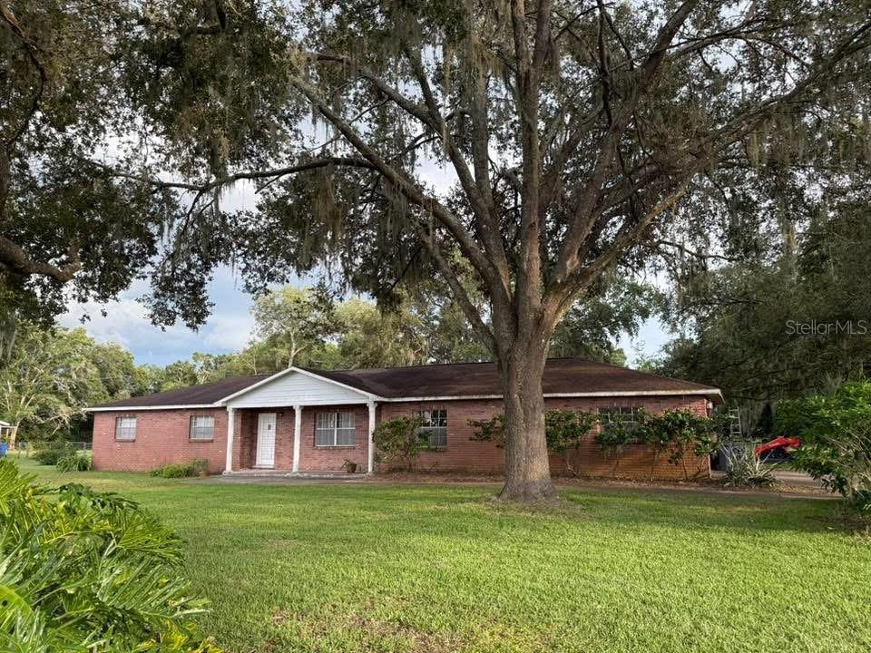 1515 GREEN MEADOW DRIVE