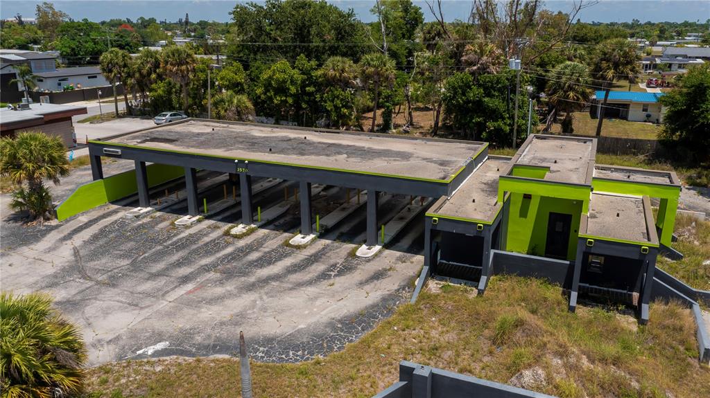 3570 TAMIAMI TRAIL