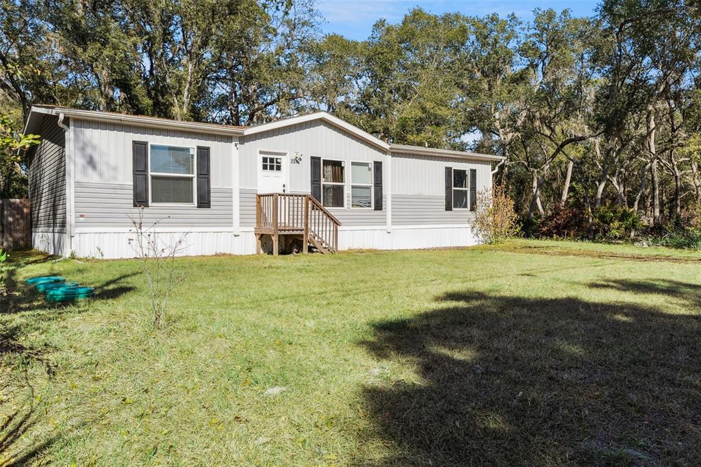 231 TROPIC AVENUE, SATSUMA, FL — photo 2 of 28