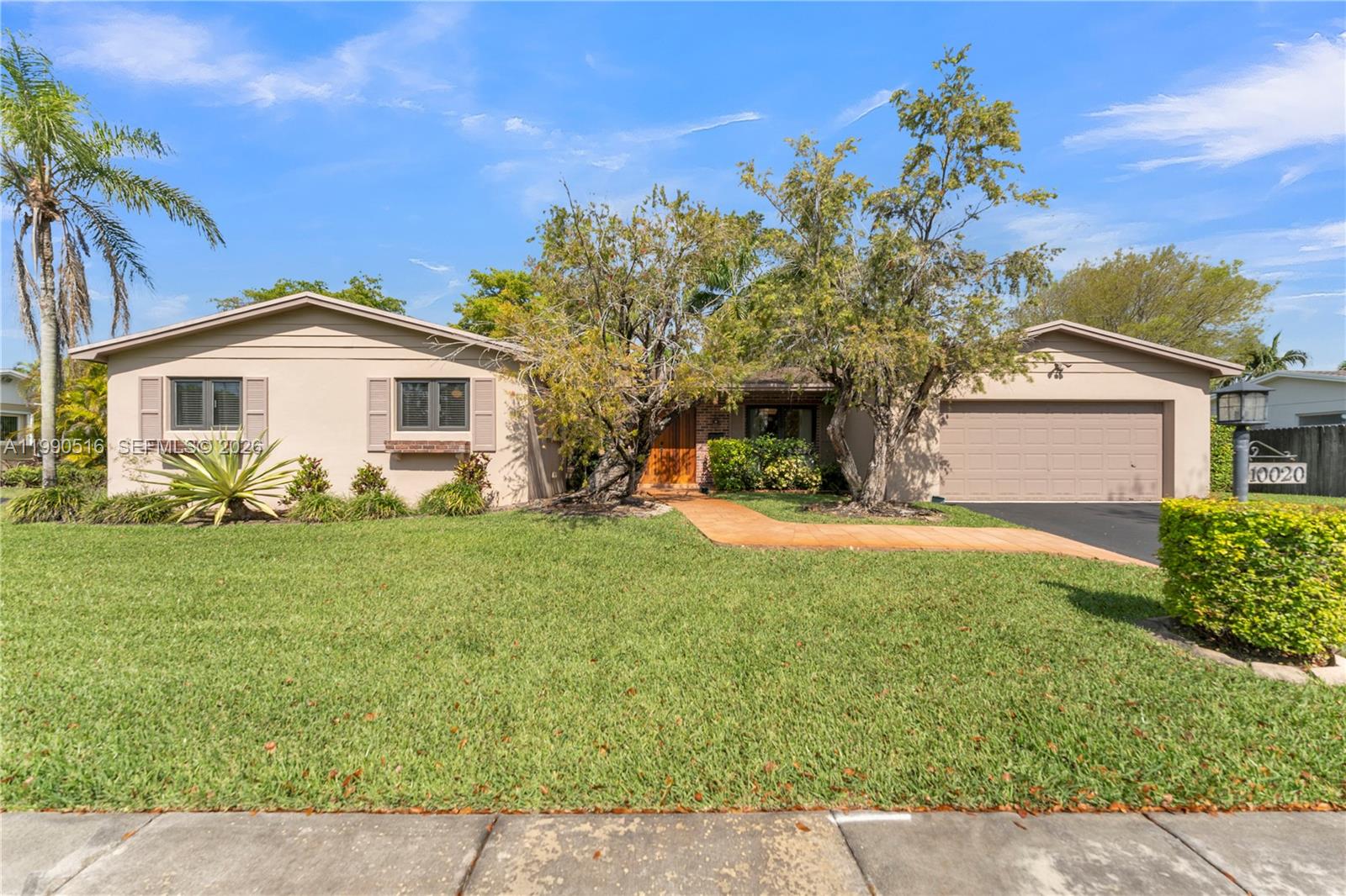 10020 SW 102nd Ave Rd, Miami FL 33176