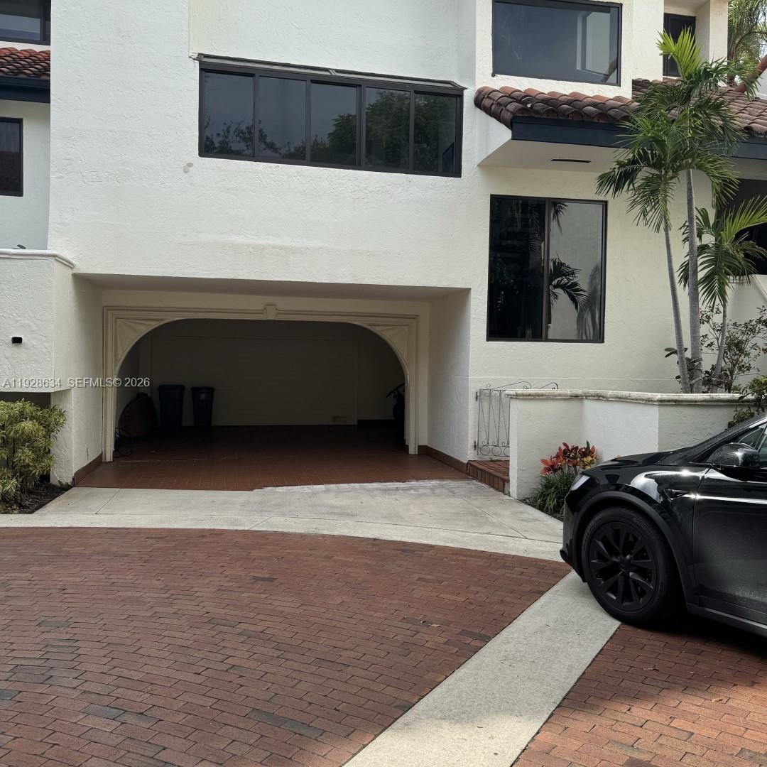 2000 S Bayshore Dr # 46, Miami FL 33133