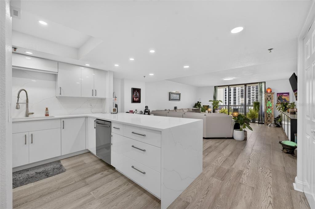 530 E CENTRAL BOULEVARD UNIT 803, ORLANDO, FL — photo 3 of 30