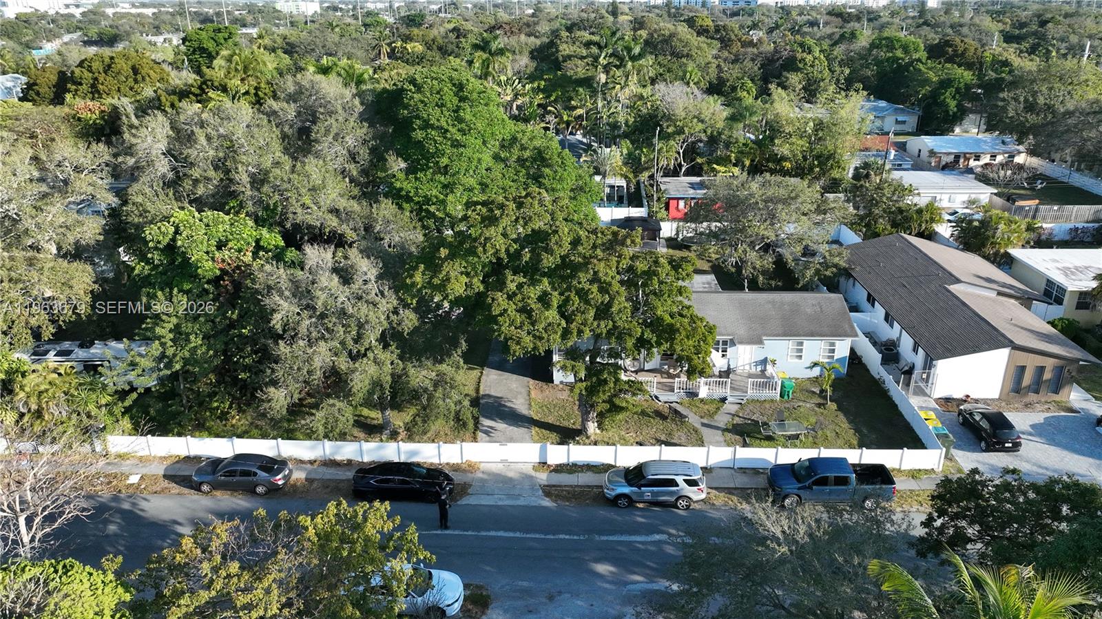 228 SW 8th St, Dania Beach FL 33004