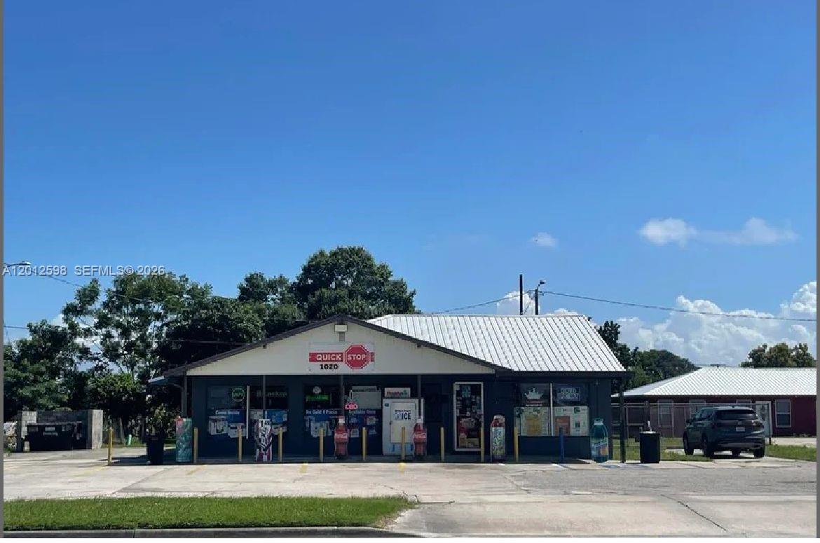 CLEWISTON, FL — photo 3 of 8