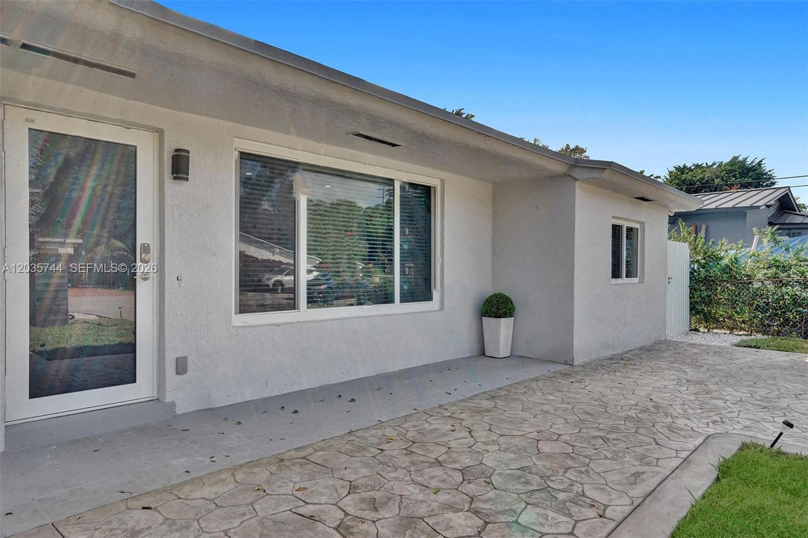 310 NE 162nd St, Miami FL 33162