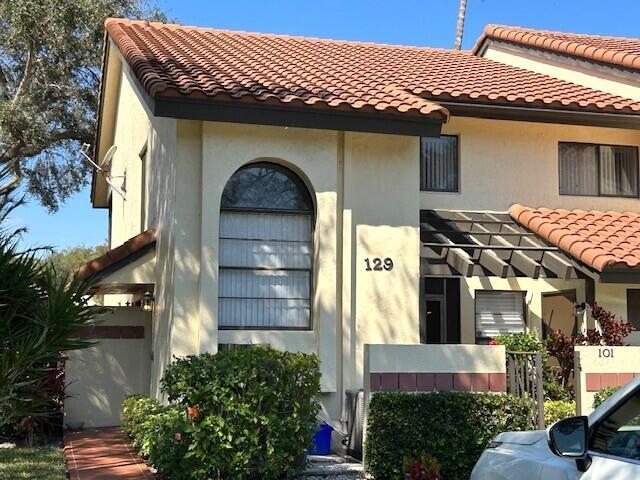 10415 S Circle Lake Drive # 201, Boynton Beach FL 33437
