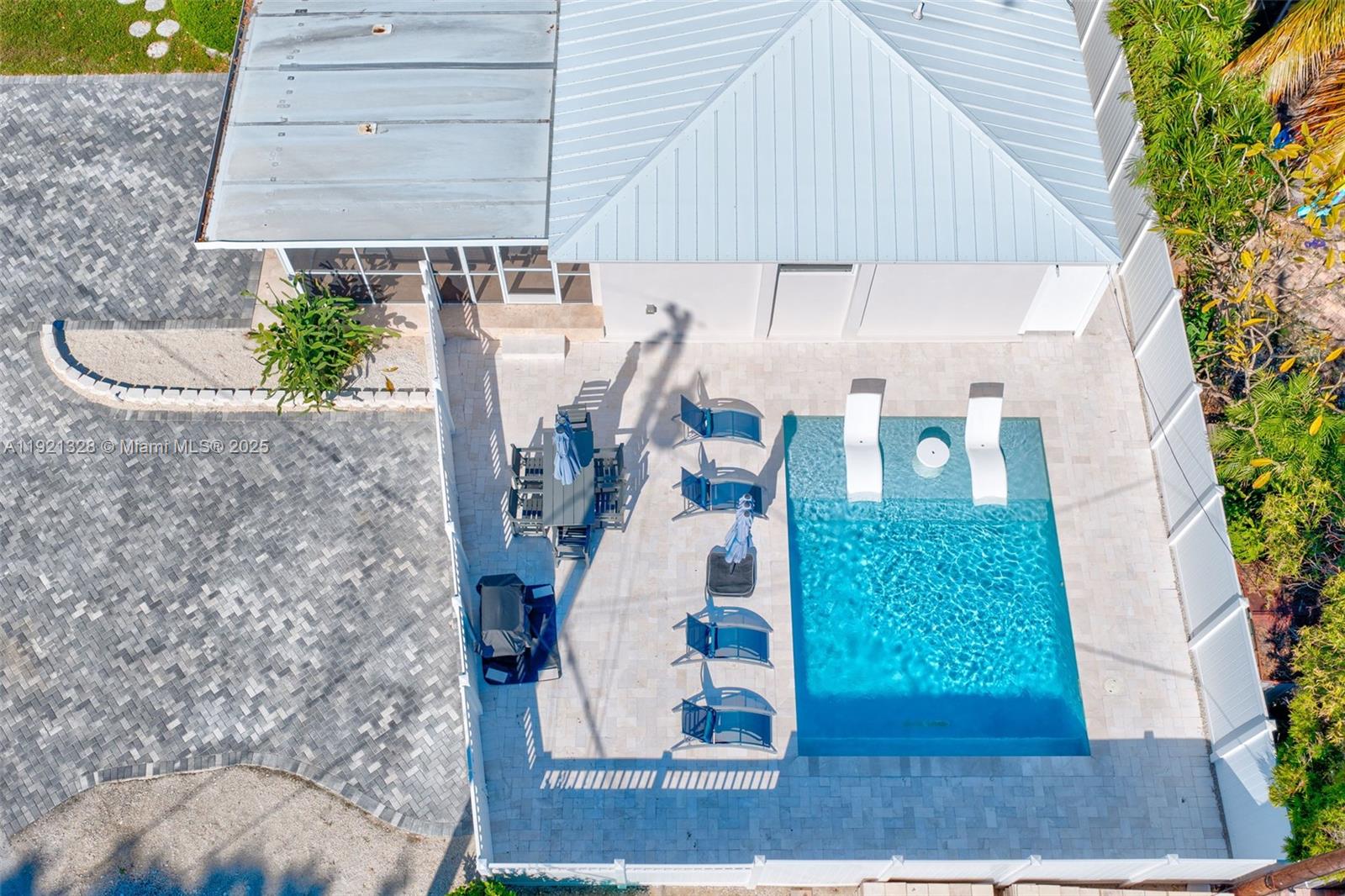 222 2nd Rd, Key Largo FL 33037