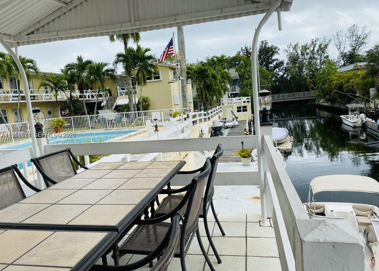 NORTH MIAMI, FL — photo 3 of 11