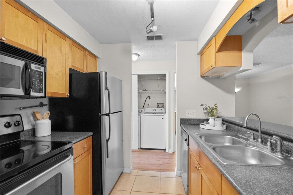 10100 SAILWINDS BOULEVARD N UNIT 205, LARGO, FL — photo 4 of 30