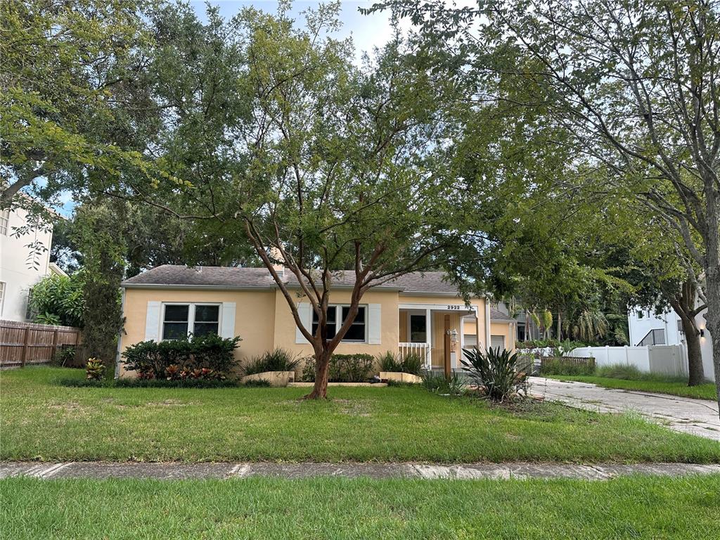 2922 W COACHMAN AVENUE