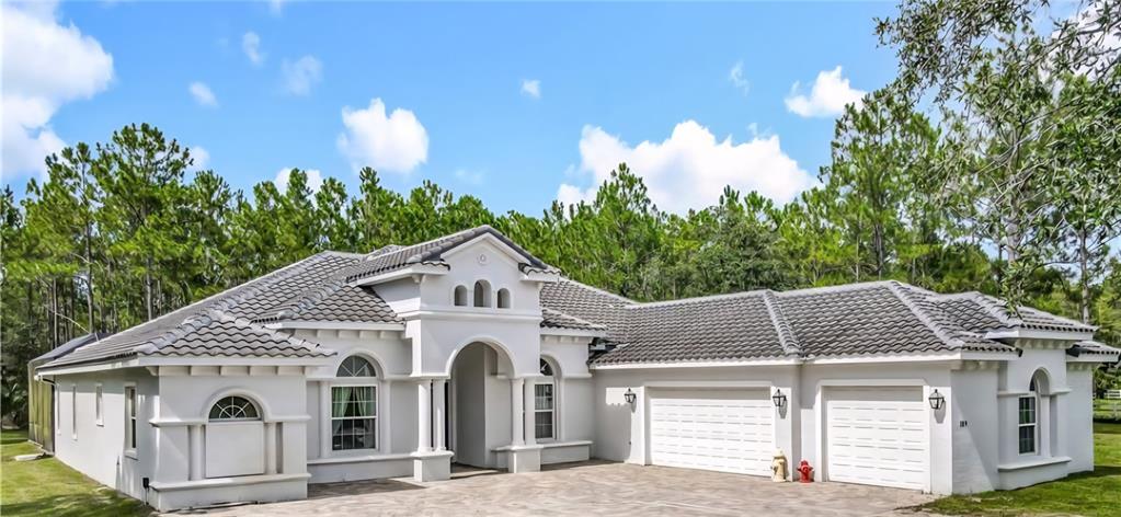 389 EQUESTRIANS WAY