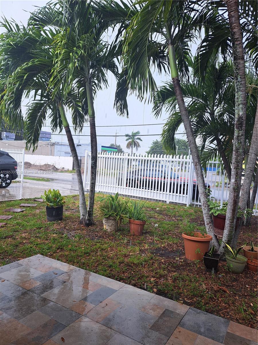 3900 SW 30th St, West Park FL 33023