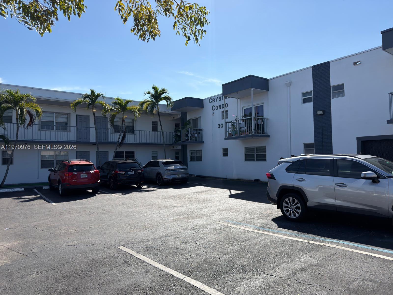 30 SE 4th Ave # 103, Hallandale Beach FL 33009