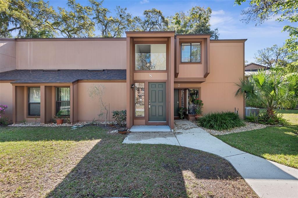 8 OAKMONT COURT UNIT 8