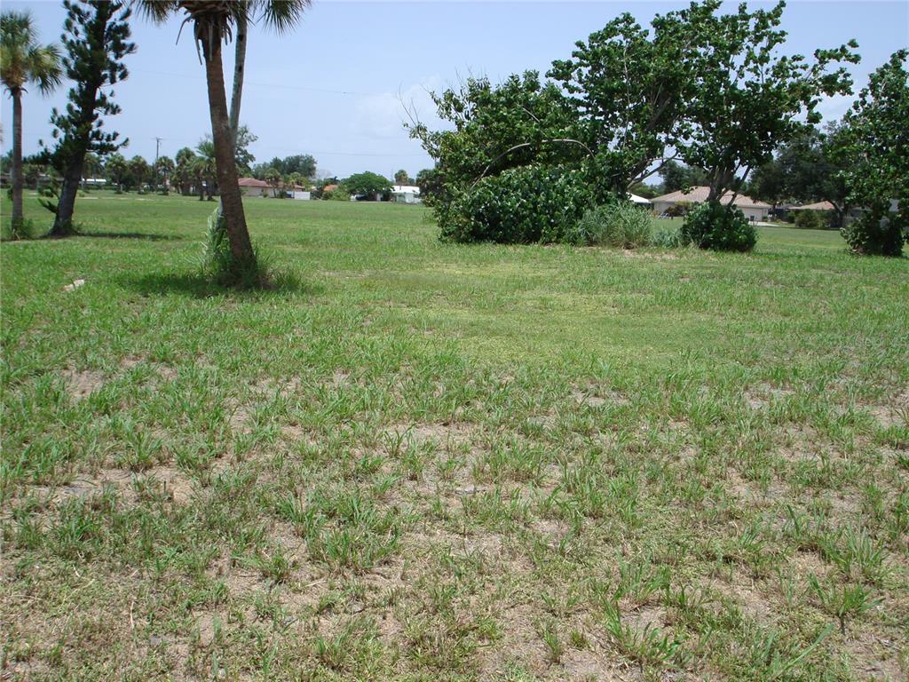 2301 S TAMIAMI TRAIL