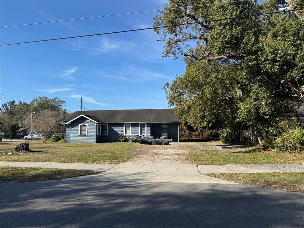 1049 PLATEAU AVENUE