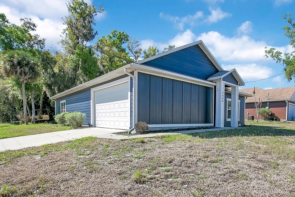 2498 MITCHELL AVENUE, MIMS, FL — photo 3 of 30