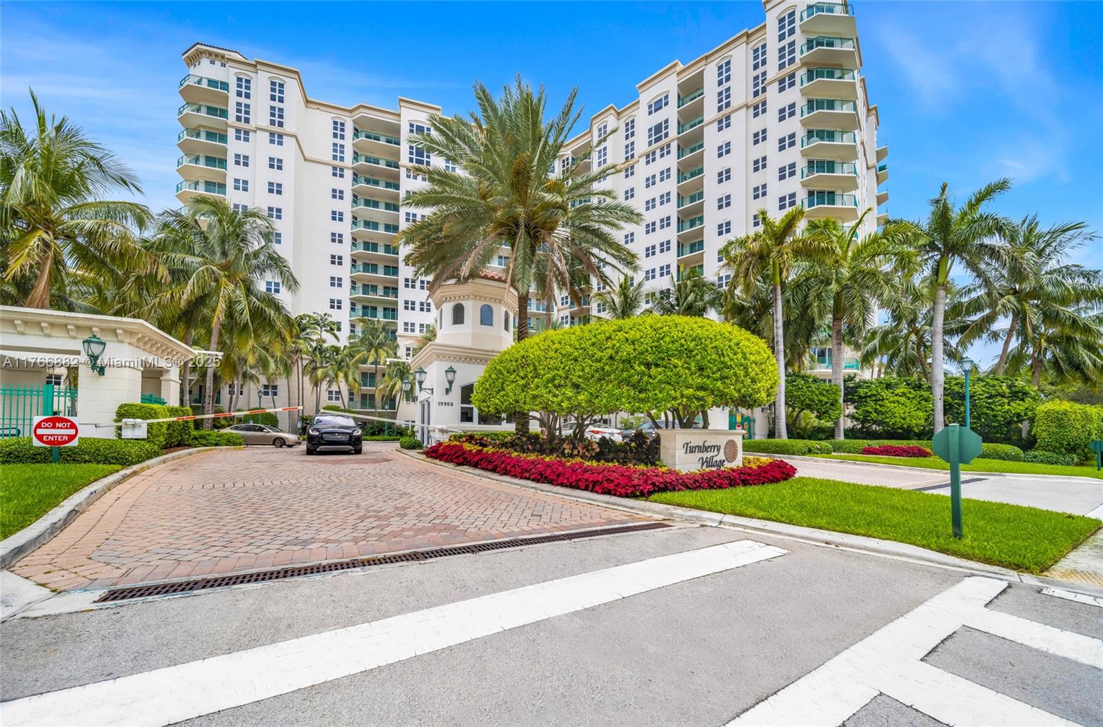 20000 E Country Club Dr # 911, Aventura FL 33180