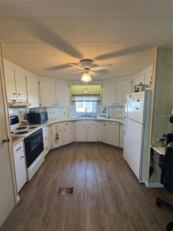 40 LAFITTE DRIVE, NOKOMIS, FL — photo 5 of 19