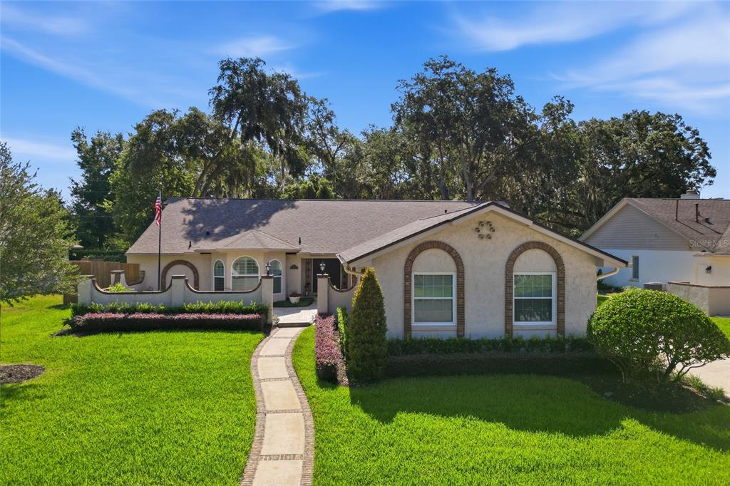 1063 WHISPERING POINT