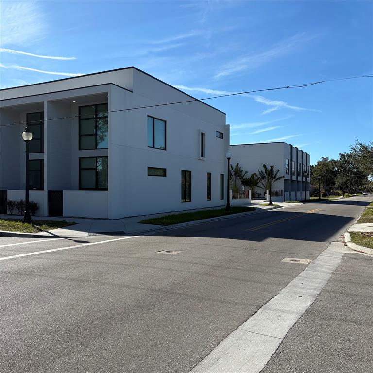 1744 10TH STREET, SARASOTA, FL — photo 5 of 30