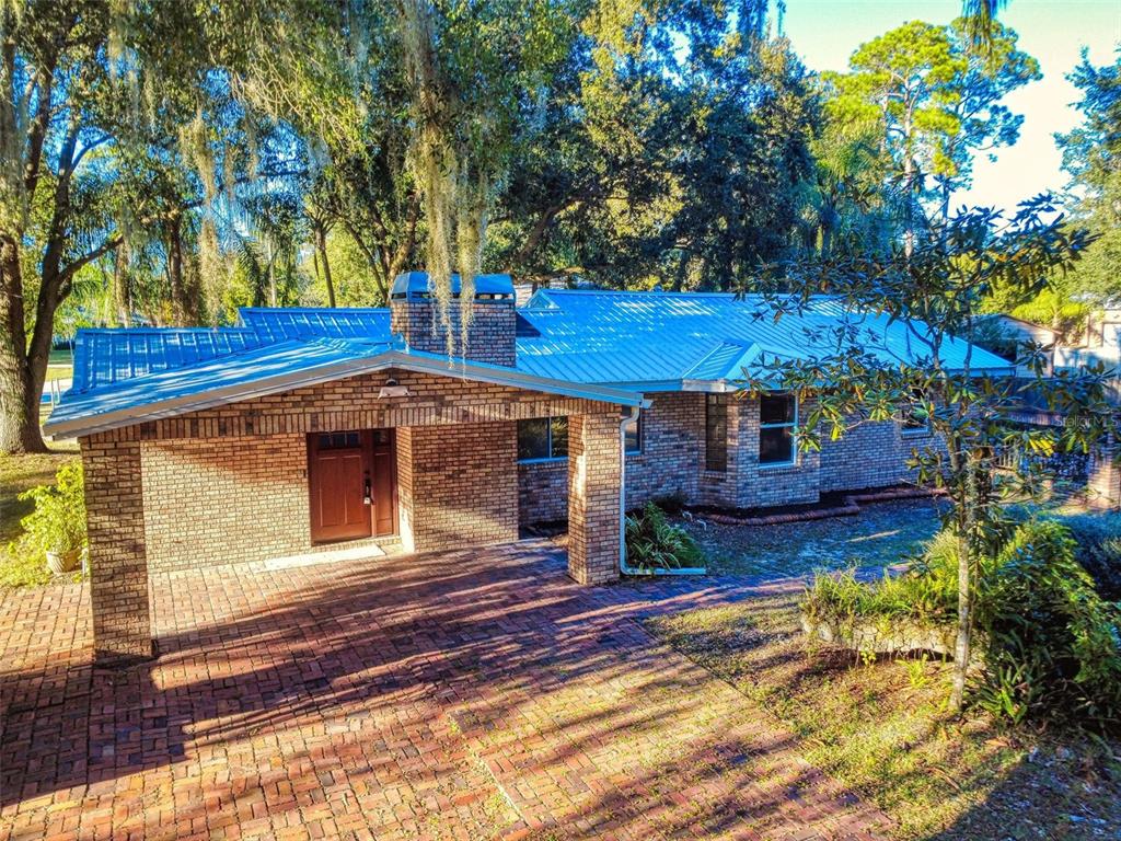 320 GARDENIA AVENUE