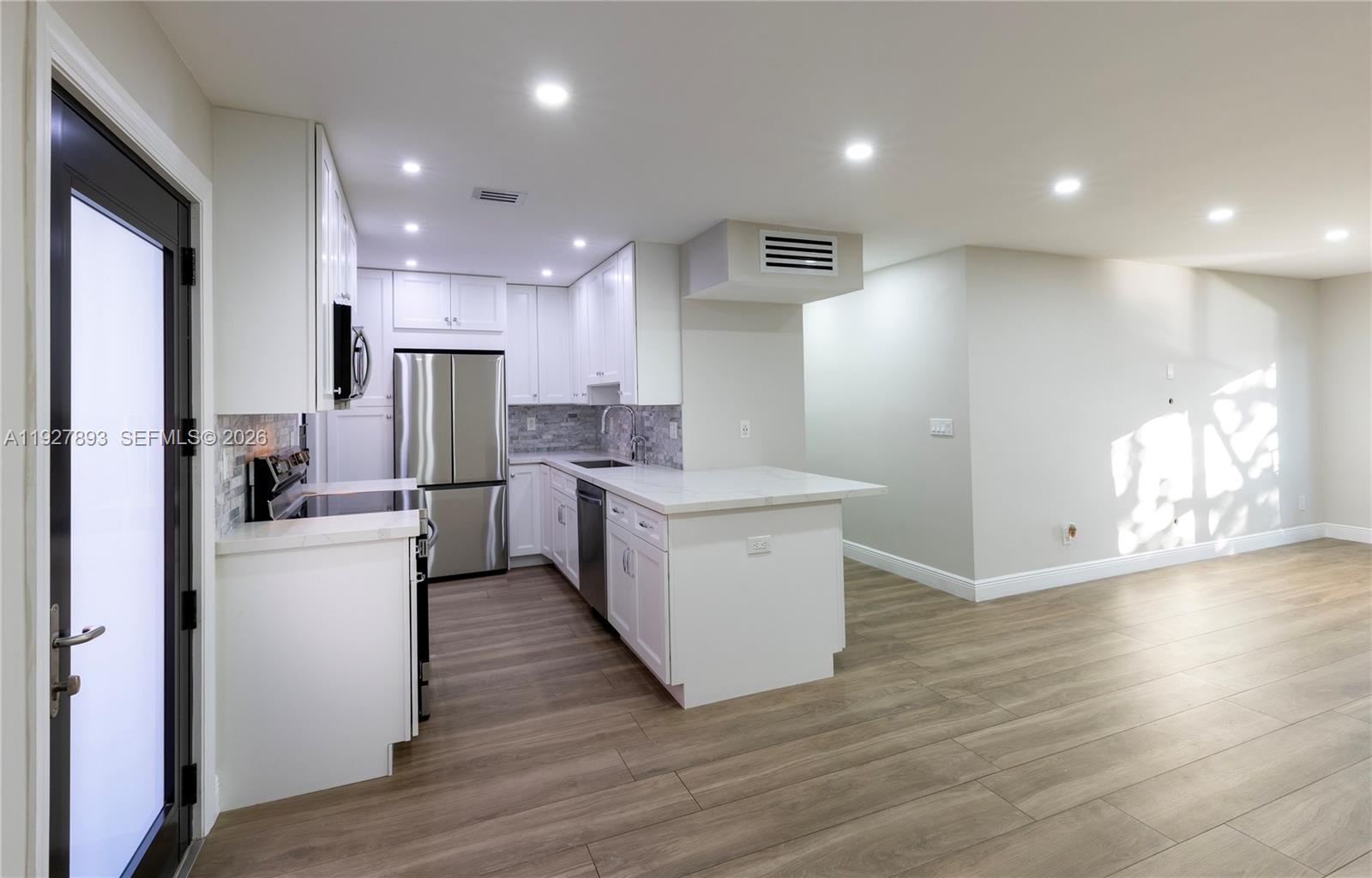 6855 Edgewater Dr, Coral Gables FL 33133