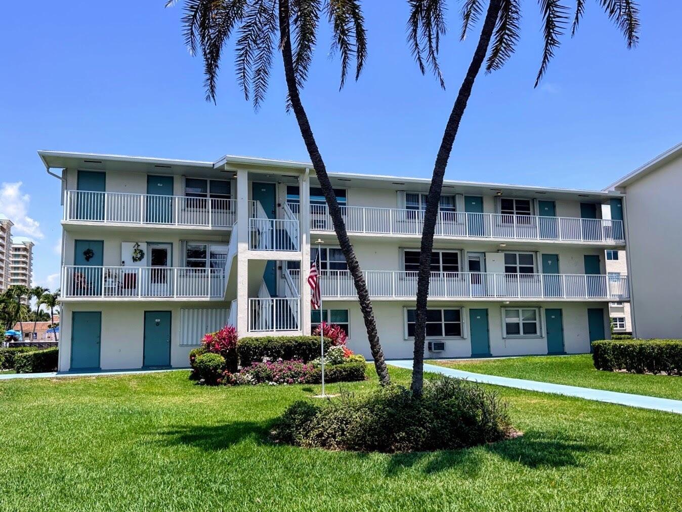 170 Horizons E # 302, Boynton Beach FL 33435