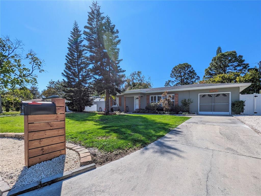 1456 S BETTY LANE
