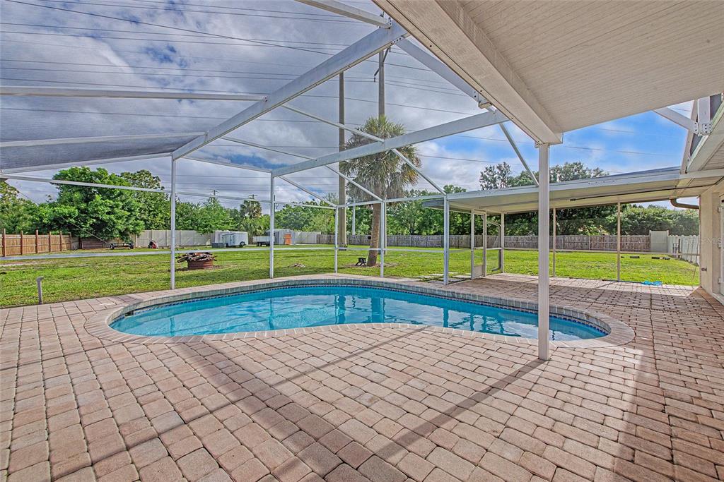 5615 18TH AVENUE E, BRADENTON, FL — photo 3 of 30