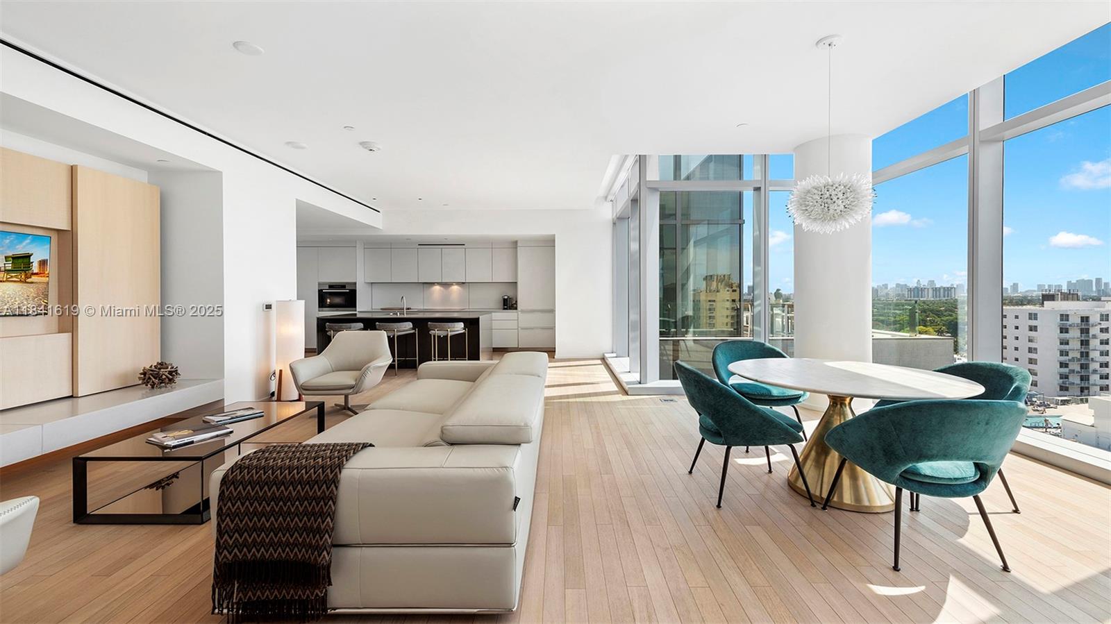 2901 Collins Ave # 1403, Miami Beach FL 33140