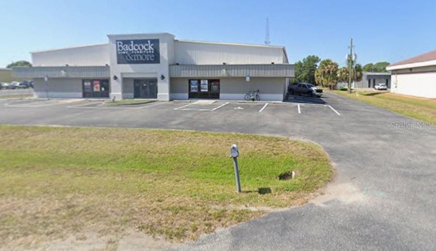 1039 TAMIAMI TRAIL