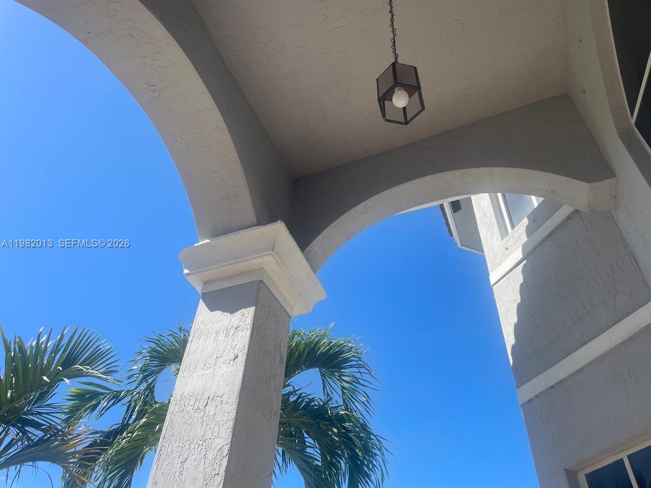 HOMESTEAD, FL — photo 2 of 30