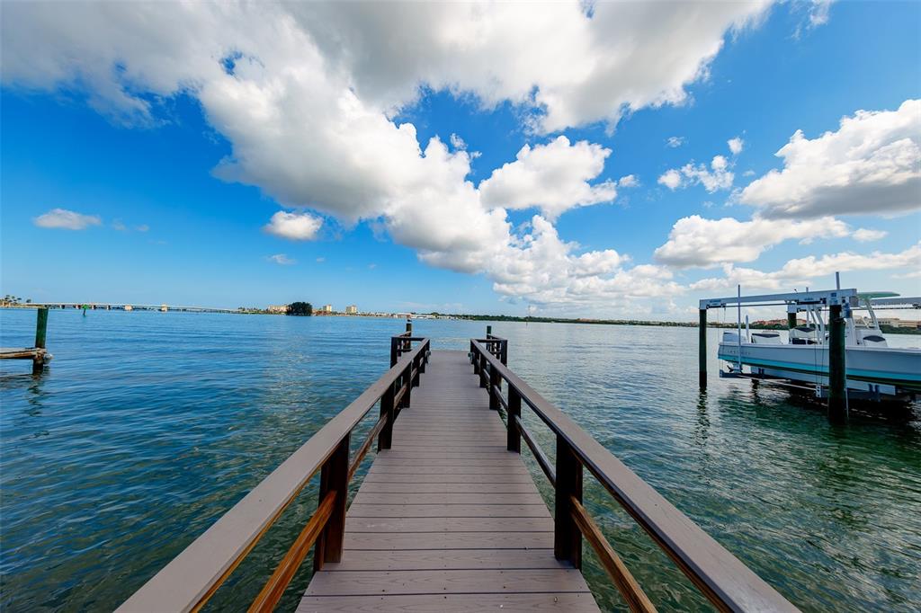 814 BAY POINT DRIVE, MADEIRA BEACH, FL — photo 4 of 30