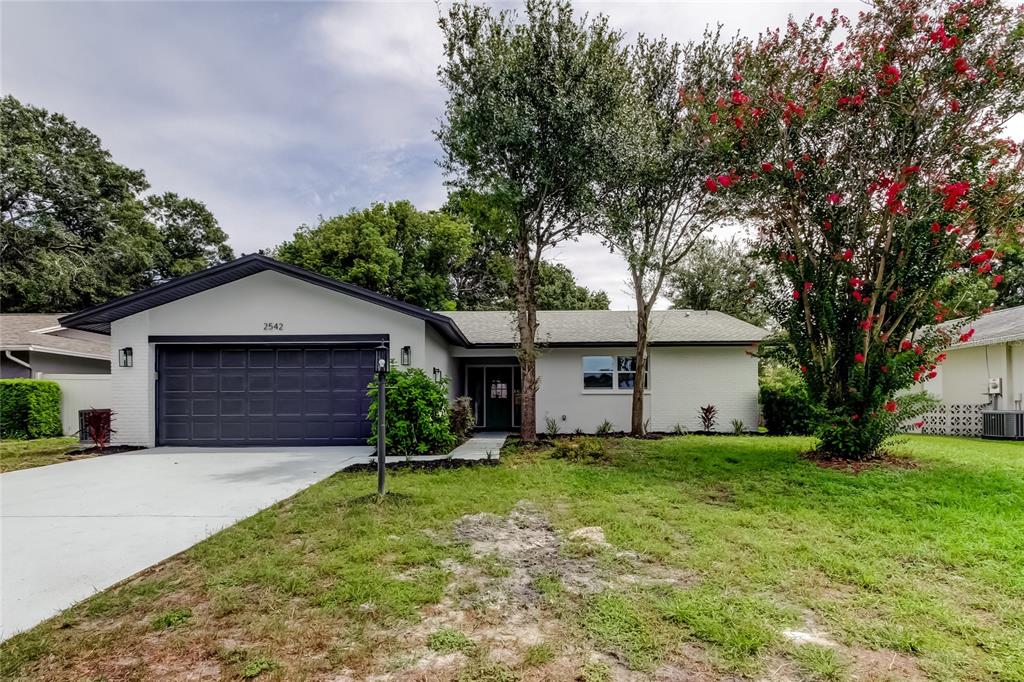 2542 BRAMBLEWOOD DRIVE W