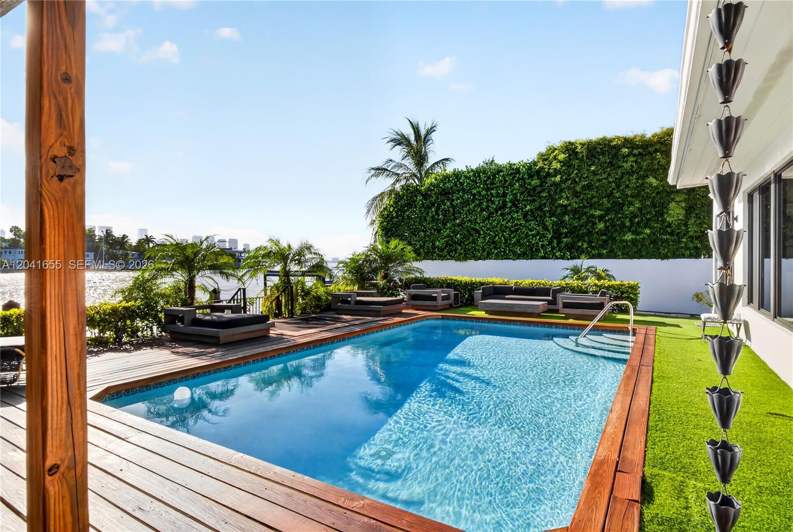 460 W Dilido Dr, Miami Beach FL 33139