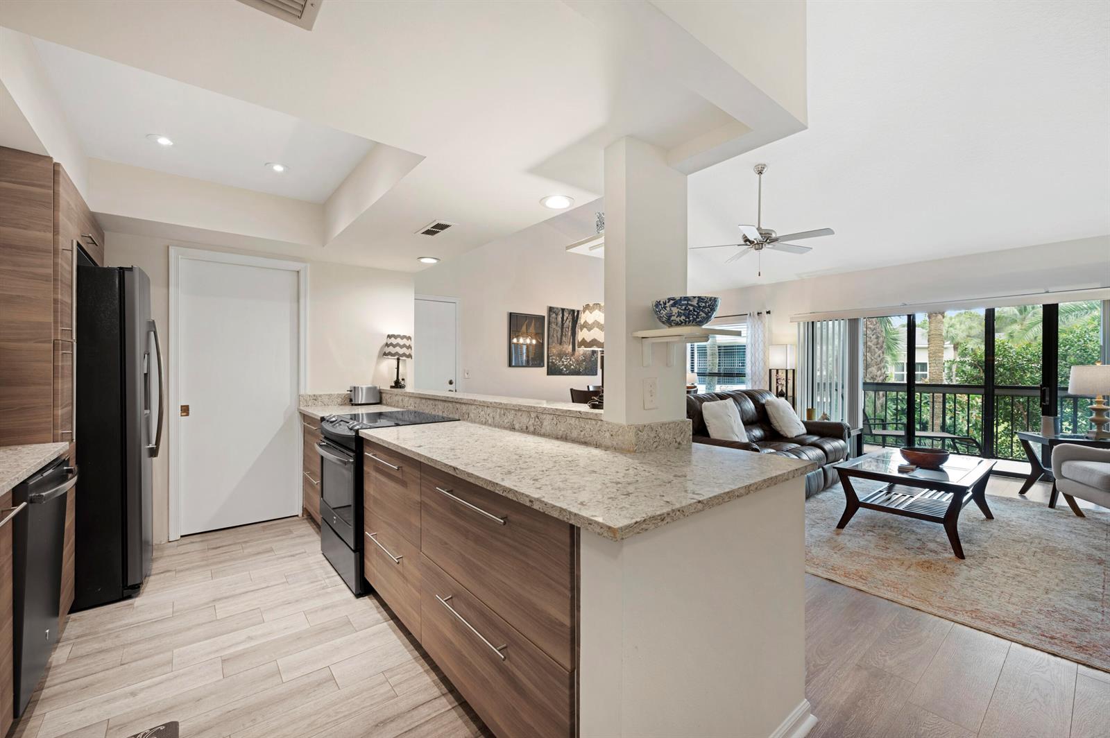 11863 Wimbledon Circle # 542, Wellington FL 33414