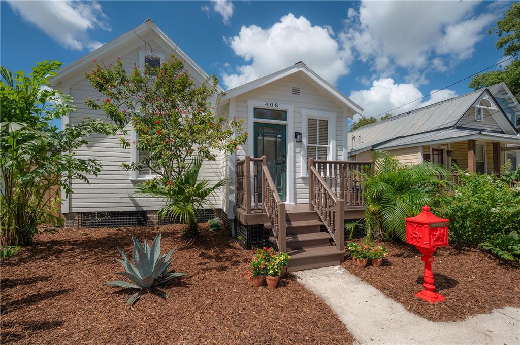 408 E AMELIA AVENUE