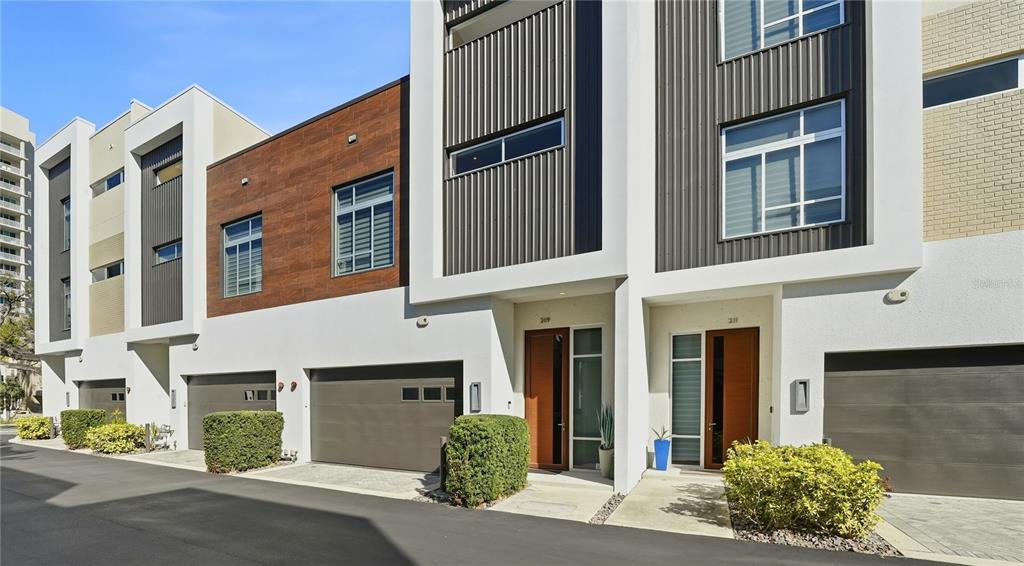 209 COSMOPOLITAN COURT