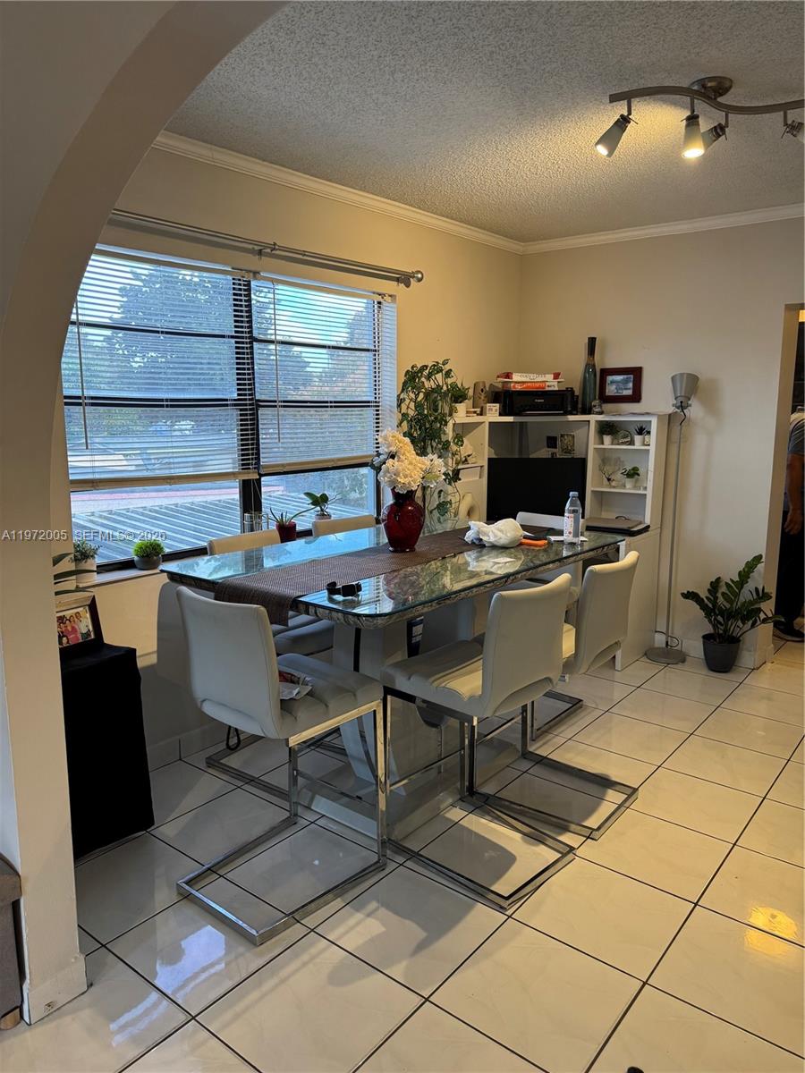 952 E 19th St, Hialeah FL 33013, HIALEAH, FL — photo 3 of 13
