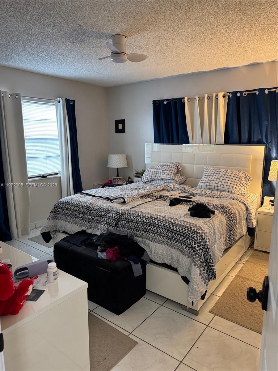 952 E 19th St, Hialeah FL 33013, HIALEAH, FL — photo 4 of 13