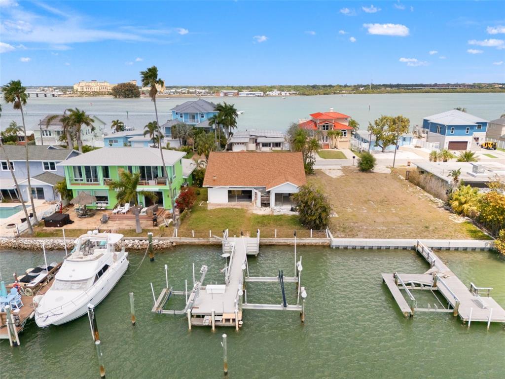 811 BAY POINT DRIVE, MADEIRA BEACH, FL — photo 3 of 9