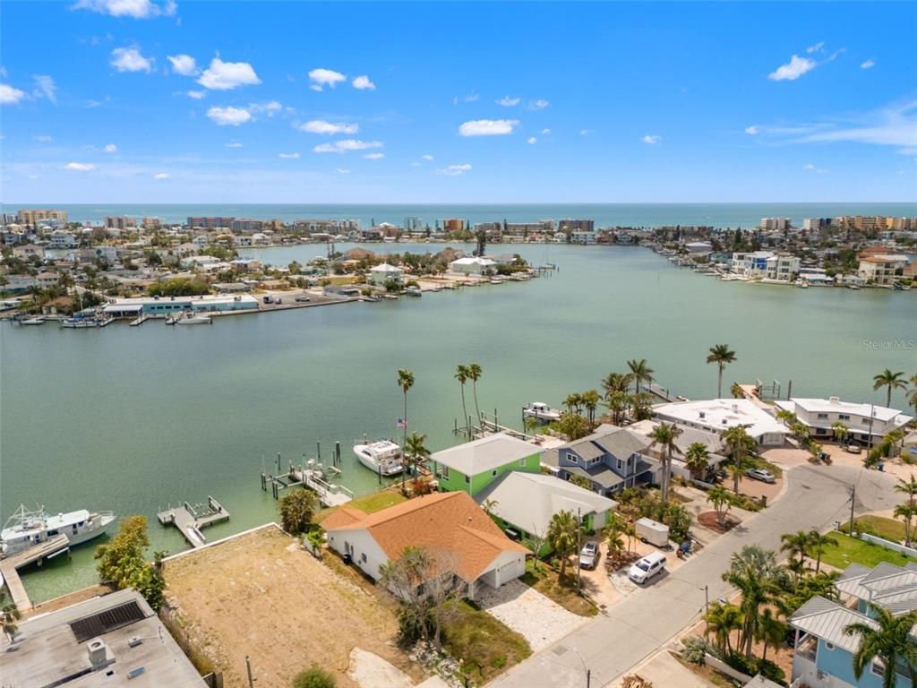 811 BAY POINT DRIVE, MADEIRA BEACH, FL — photo 5 of 9