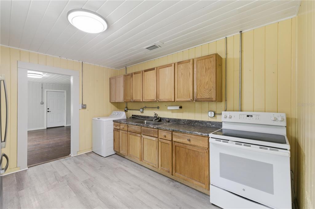 119 NE 1ST STREET, WILLISTON, FL — photo 4 of 24