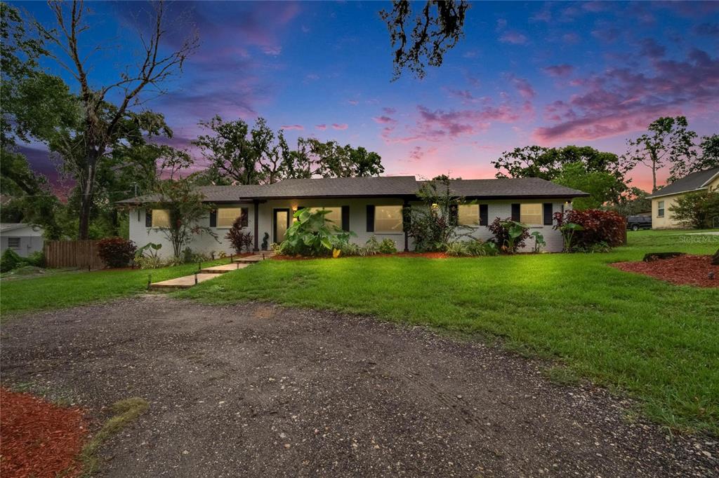 8222 VALRIE LANE