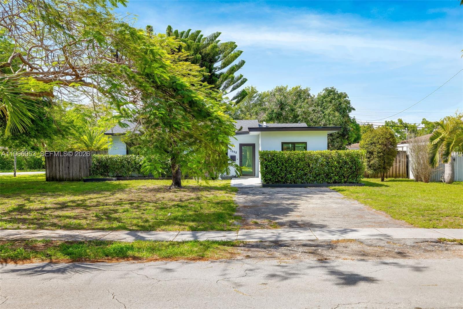 1998 NE 180th St, North Miami Beach FL 33162