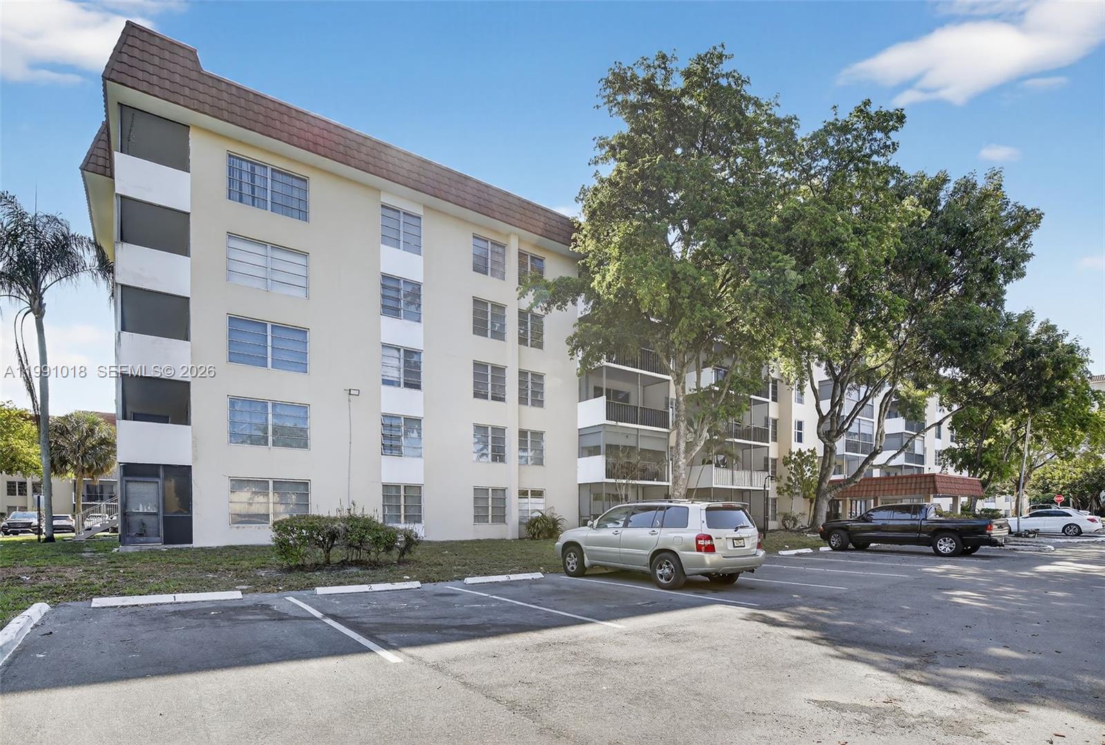 4172 Inverrary Dr # 503, Lauderhill FL 33319