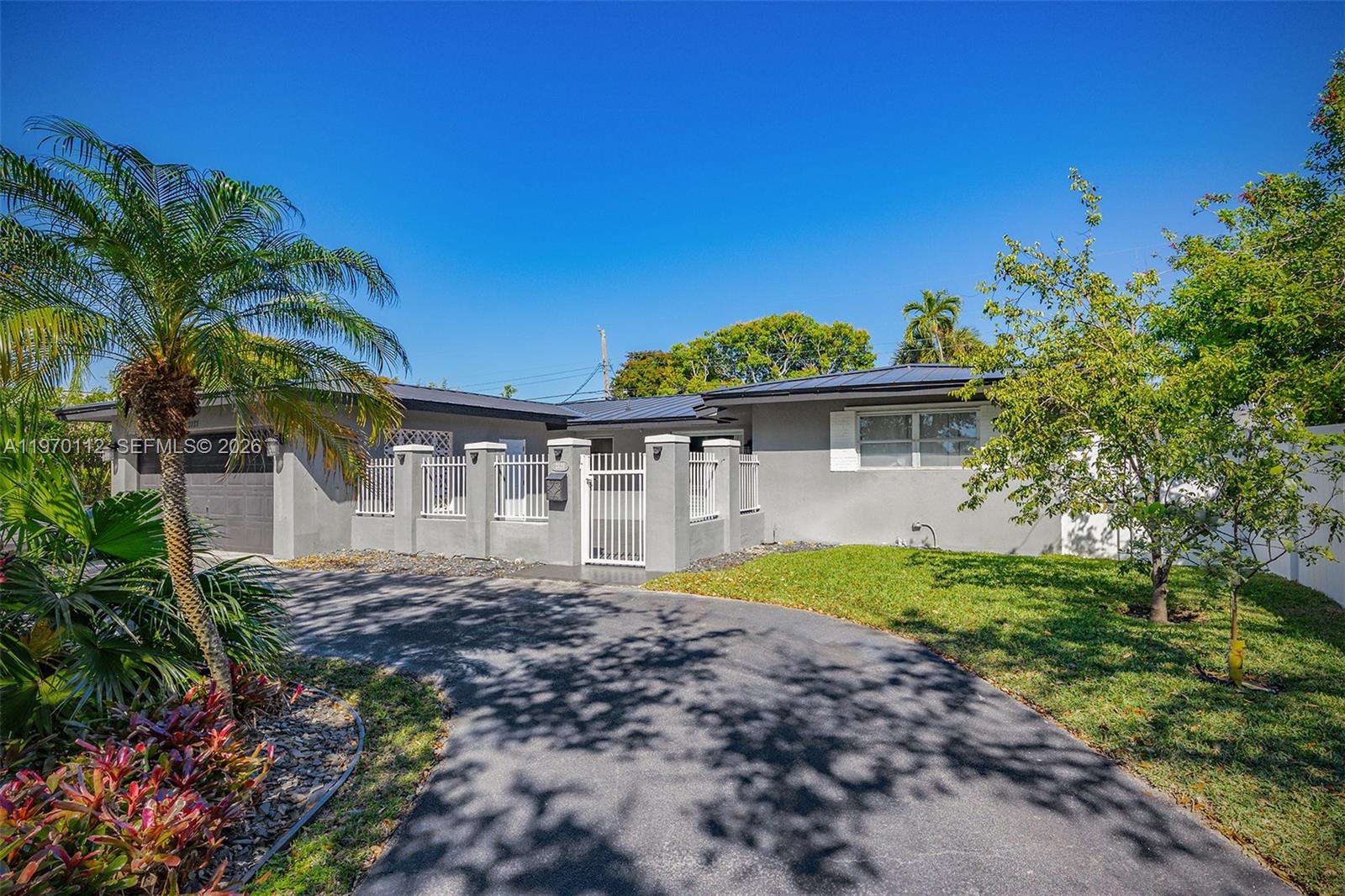 2121 NE 62nd St, Fort Lauderdale FL 33308