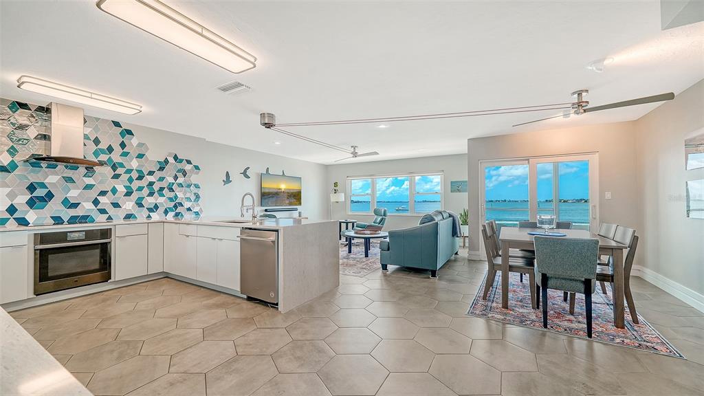 400 GOLDEN GATE POINT UNIT 22, SARASOTA, FL — photo 2 of 30